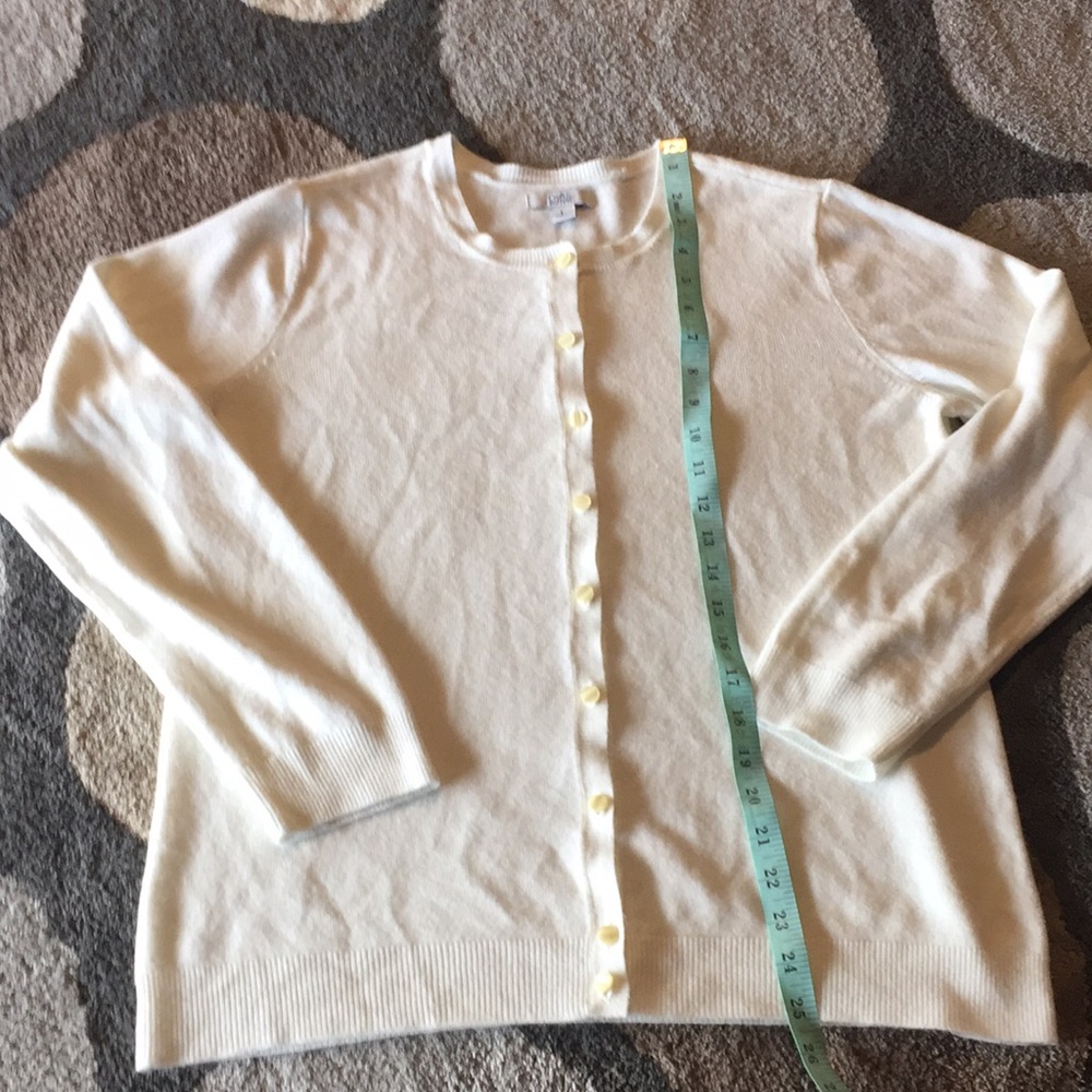 Women’s croft and barrow size large cardigan.